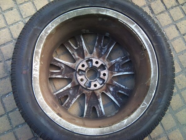 Buckled-Alloy-Wheel1.jpg